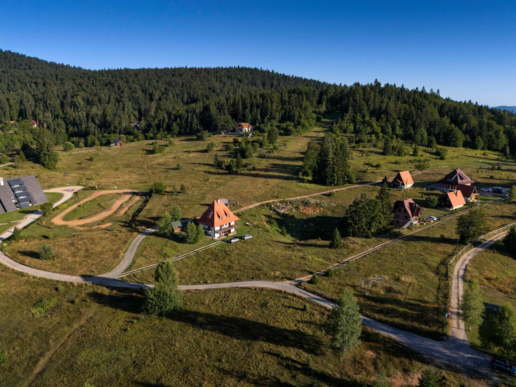 Apartmani Zeleni Meda Mitrovac Esterno foto